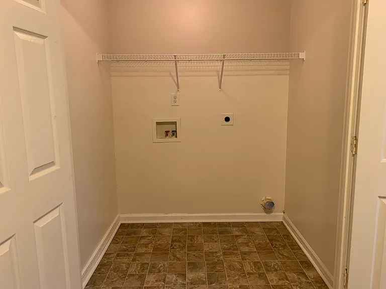 1635 Cobblestone Ln — Photo 13