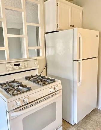 4th image of 327 S Avenue 60 #302