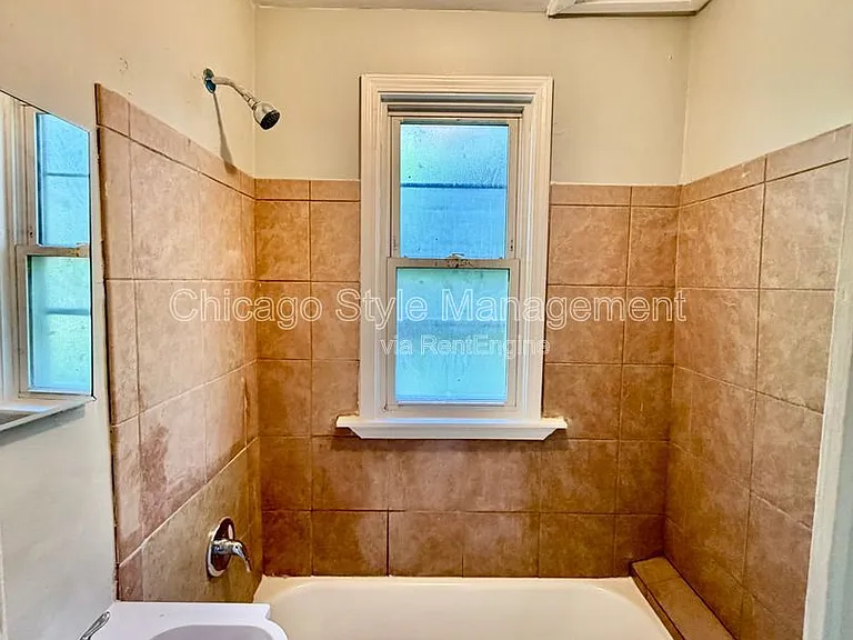 12138 S Parnell Ave — Photo 6