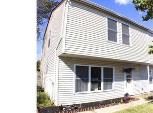 30 Farmhouse Rd, Sicklerville, NJ 08081