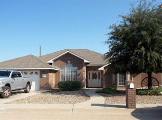 2305 W Ray Ave, Artesia, NM 88210
