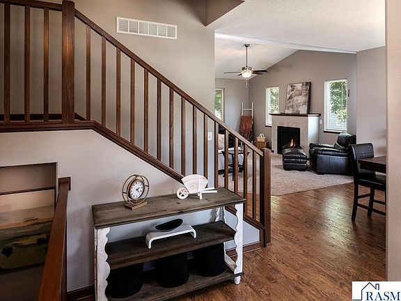 2nd image of 304 Tanager Rd