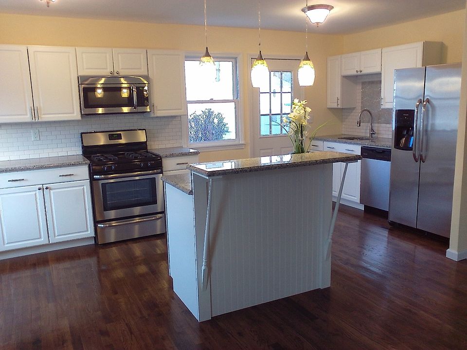 1st image of 16 Chyam St