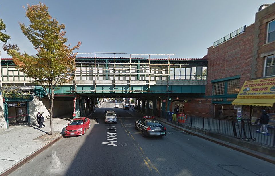 2nd image of 1015 E 15th St