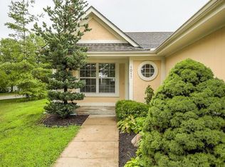 1017 NE Queens Cir, Lees Summit, MO 64064