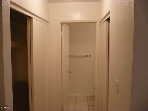 5th image of 511 W Blackhawk Dr Unit 2
