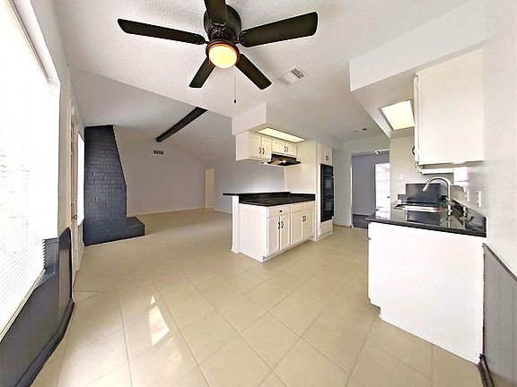 2nd image of 7015 Castleview Ln