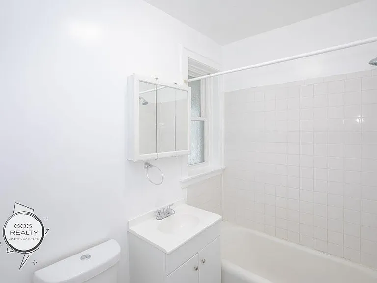 Bright and Sunny Cicero apartments! — Photo 15
