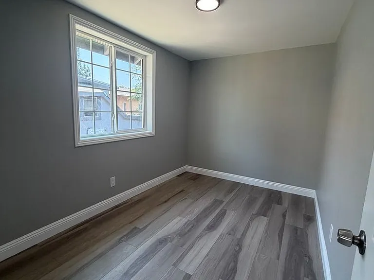 152 S Bonnie Beach Pl — Photo 8