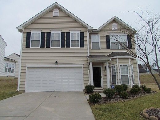 1st image of 812 Woodlake Dr