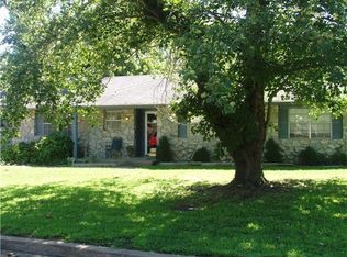 1517 Valley View Dr, Claremore, OK 74017