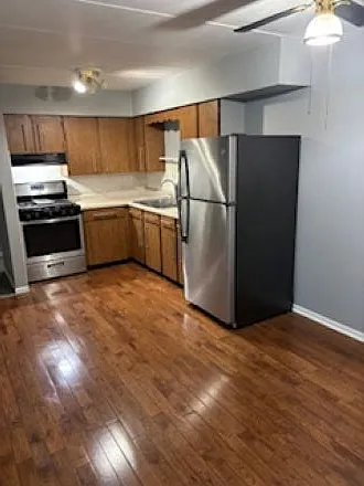 18361 Glen Oak Ave #G-1E — Photo 2