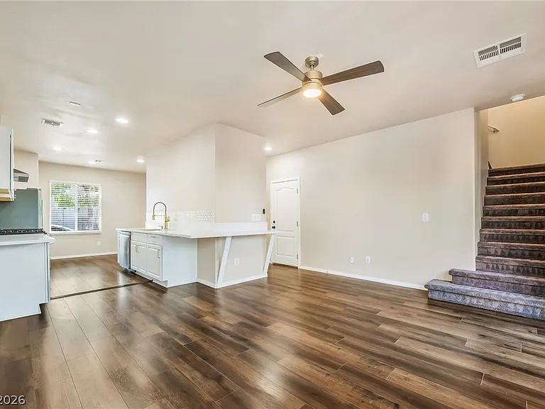 10471 Masons Creek St — Photo 12