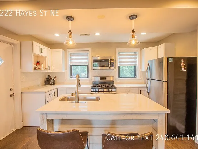 5222 Hayes St NE — Photo 12
