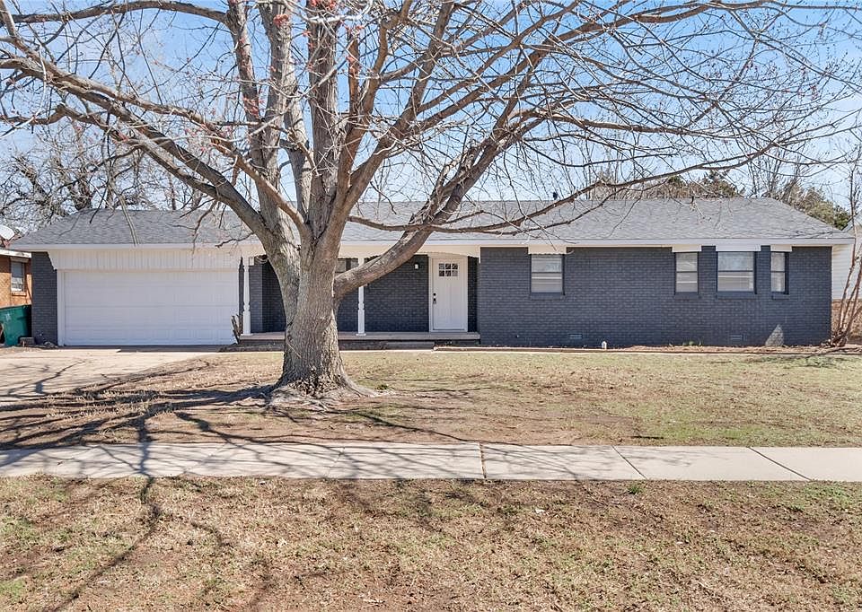 1st image of 1124 N Carol Ln