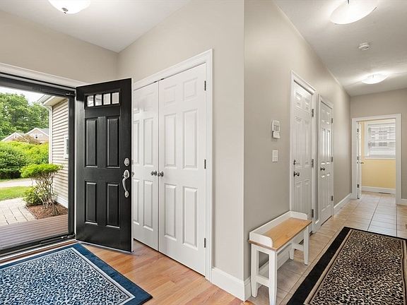 4th image of 43 Winterberry Ln