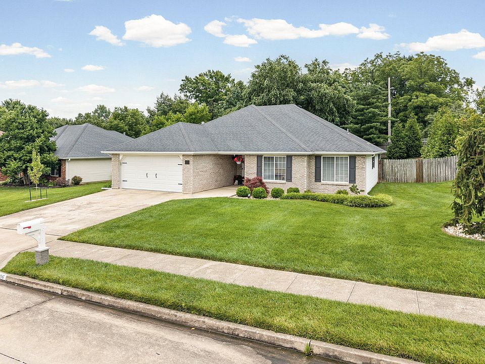 1st image of 2806 Wooded Creek Dr