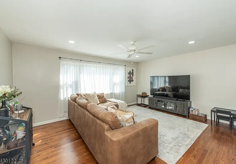 206 Centre St — Photo 7