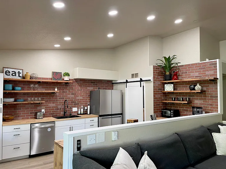 528 Park Ridge Ct — Photo 3