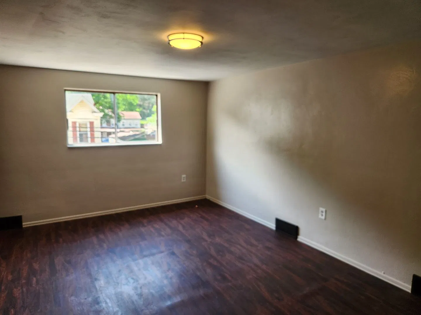 3 Bedroom 2-Story Townhome Conveniently Located in Up — Photo 3