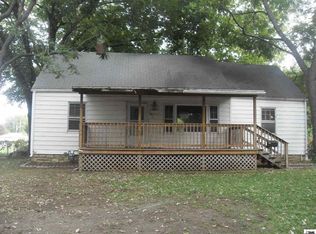 936 SW Hedgewood Ave, Topeka, KS 66606