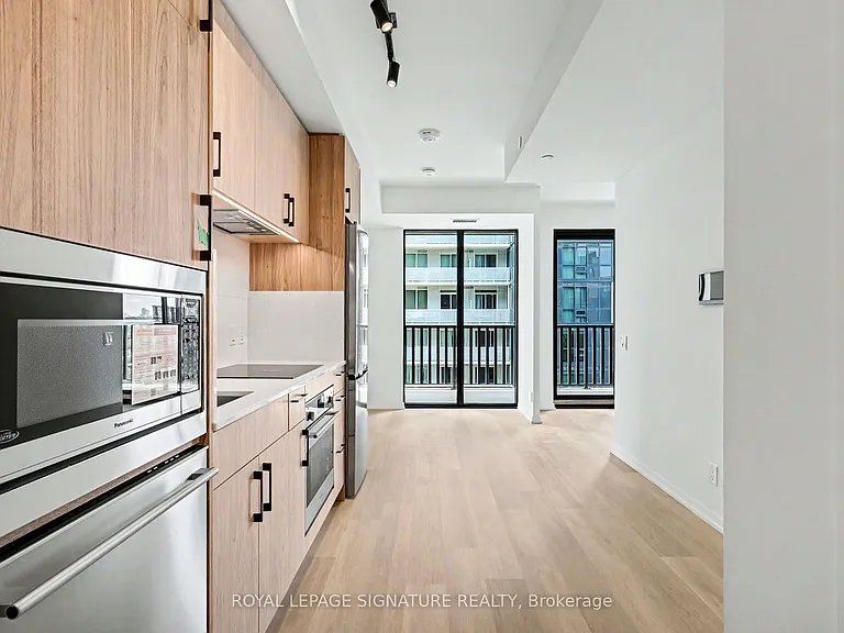 109 Erskine Ave #1610 — Photo 4