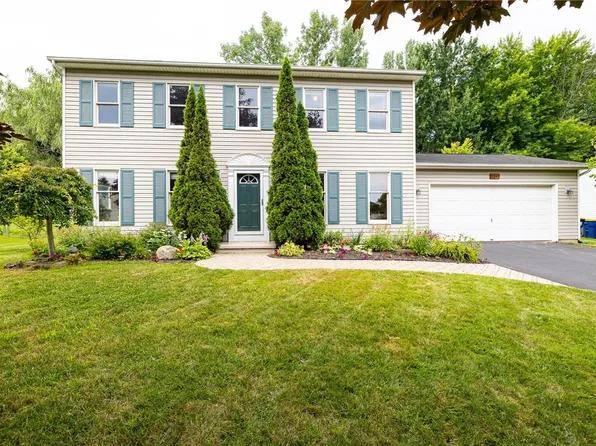 3249 Leeward Cir, Walworth, NY 14568
