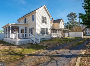 34 Central Ave, Ocean View, DE 19970