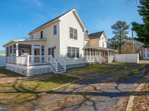 34 Central Ave, Ocean View, DE 19970