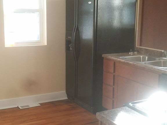 3rd image of 8728 David Ave