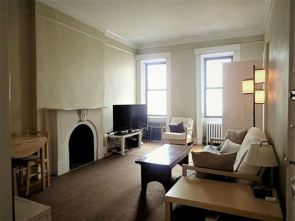 1st image of 154 E 61st St #4F