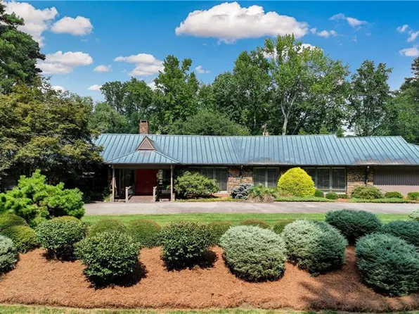 210 Kemp Rd E, Greensboro, NC 27410