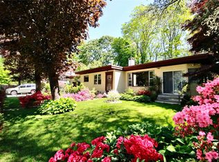 206 Cliff Rd W, Wading River, NY 11792