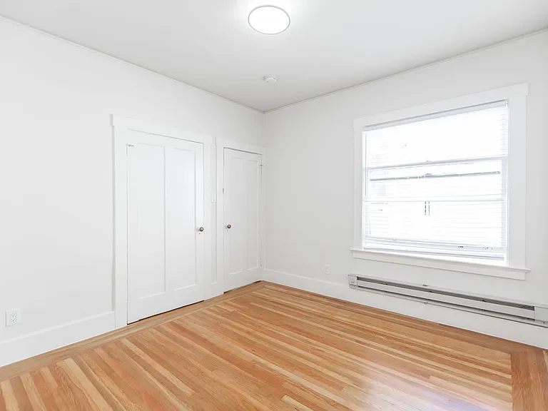 520 Scott — Photo 16