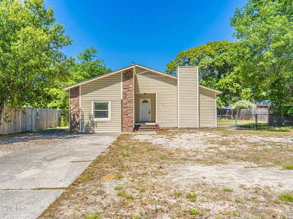 3026 Akron Drive, Hope Mills, NC 28348