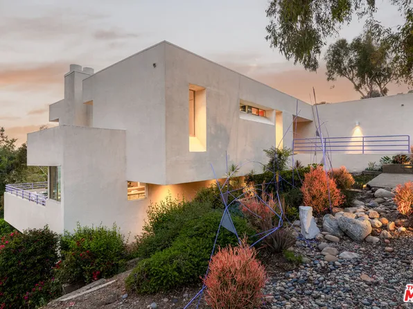 12268 Canna Rd, Los Angeles, CA 90049