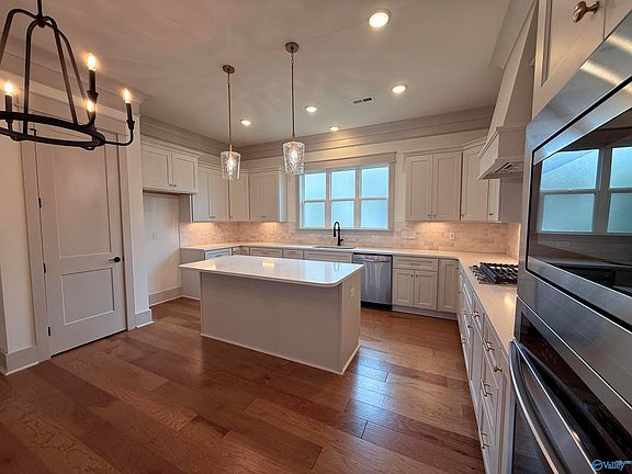 4th image of 318 Apple Orchard Ln