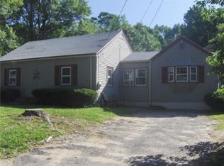 25 Grove Ln, Pascoag, RI 02859