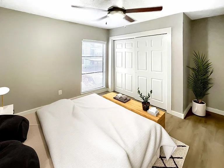 5106 N 1/2 Lamar Blvd #112 — Photo 9
