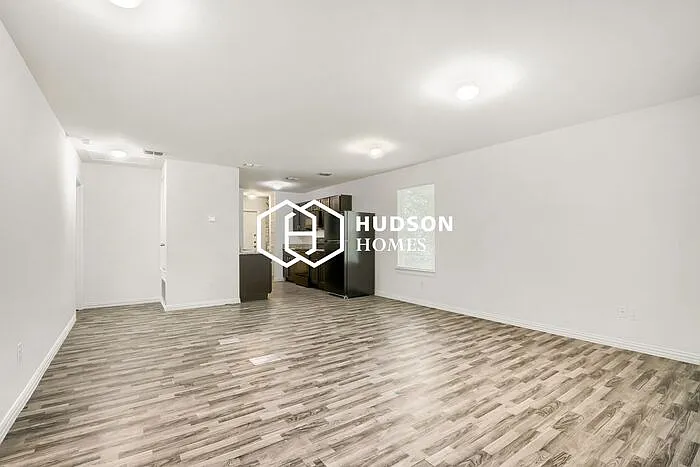 1221 N Whitten Ave — Photo 4