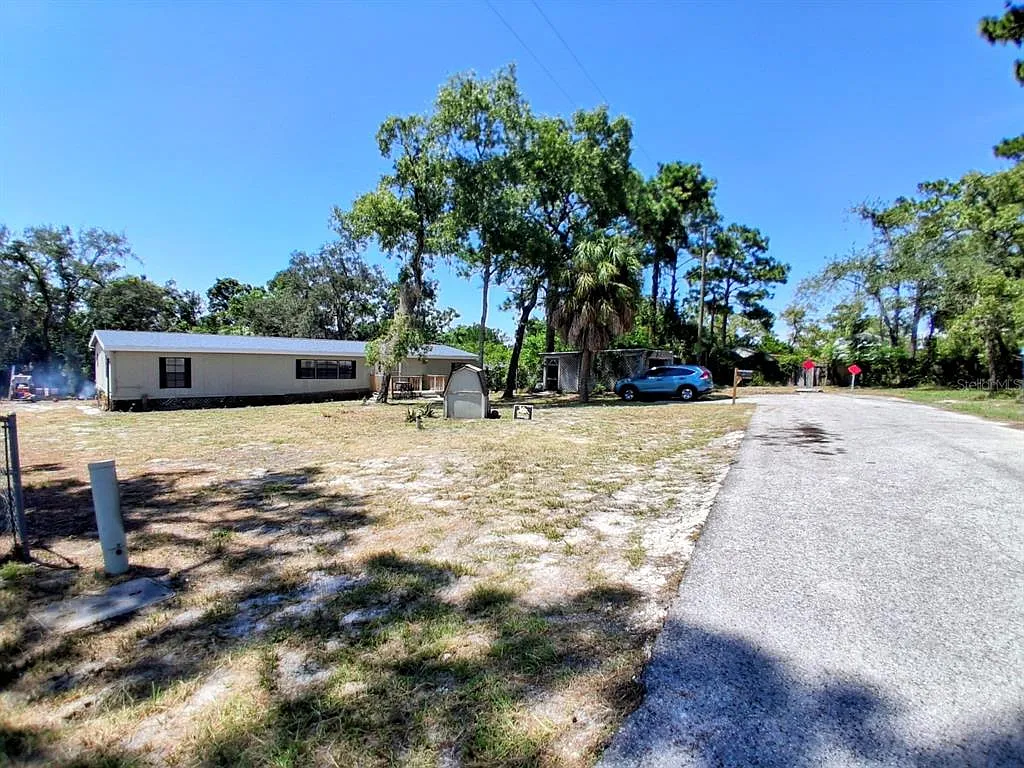 4 bed, 2.0 bath, 1782 sqft, $2,050 — Photo 2