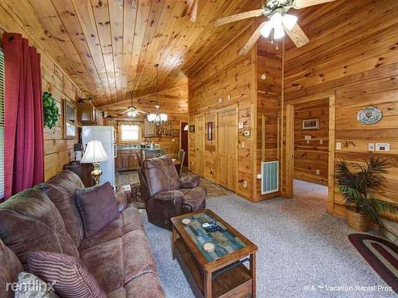 A cabin for all seasons