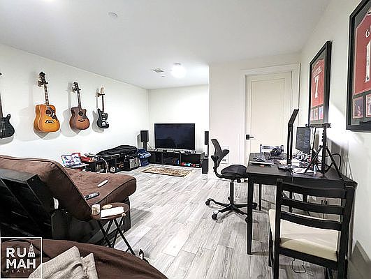 4th image of 1638 De Kalb Ave #1F