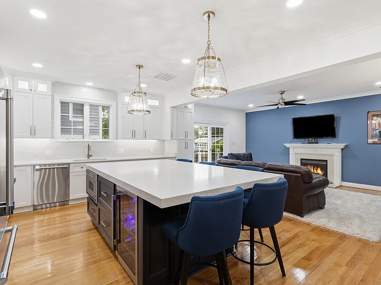 809 N Buchanan St — Photo 14