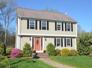 17 Ashford Ln, Attleboro, MA 02703