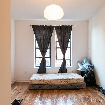 Rented by Space Real Estate | media 23