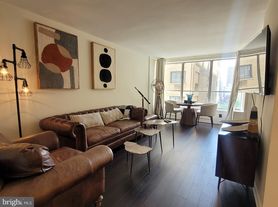 224 W Rittenhouse Sq