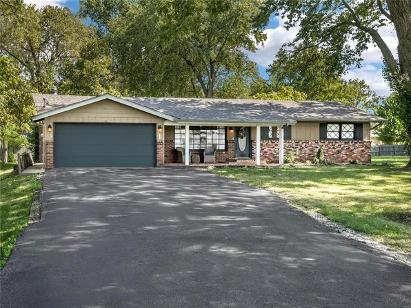 2728 Maryville Rd, Maryville, IL 62062
