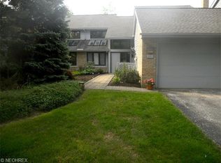15 Kenwood Ct, Beachwood, OH 44122