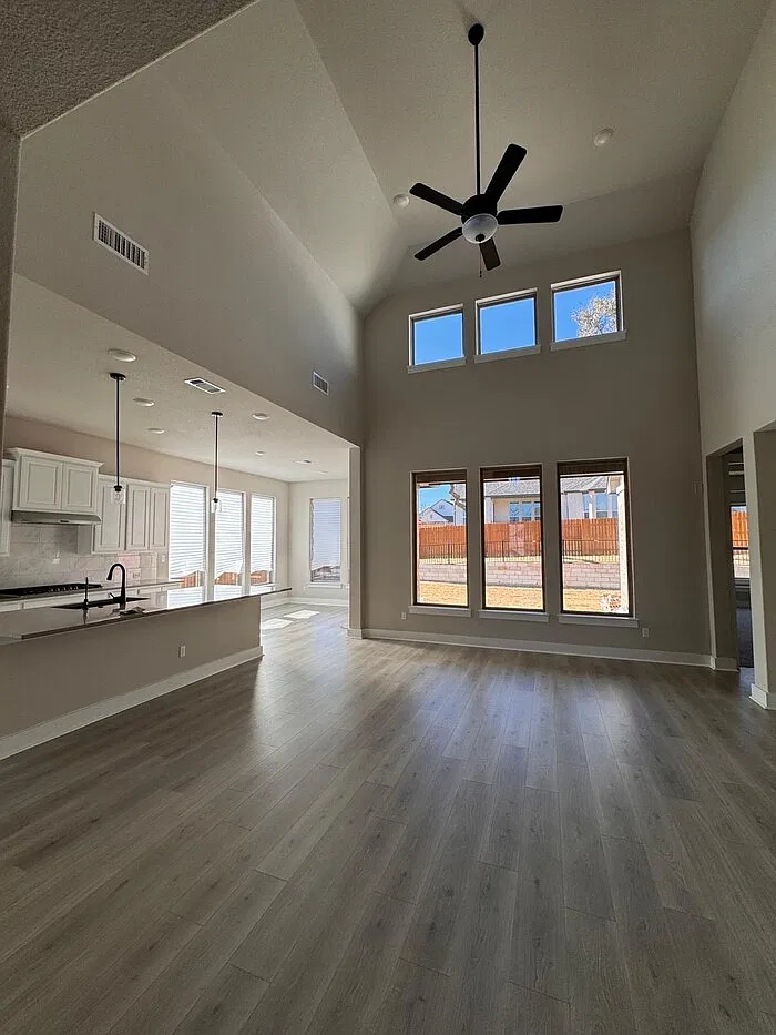 4 bed, 4.0 bath, 3237 sqft, $3,295 — Photo 2